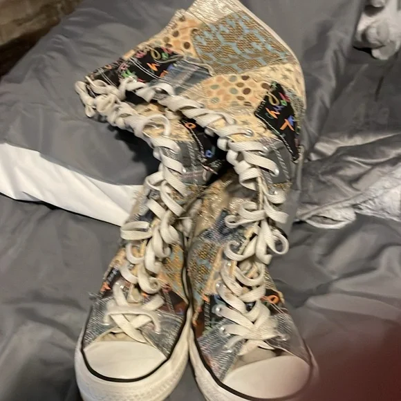 Women’s size 7 ALL STAR CHUCK TAYLOR OVER THE KNEE PATCH WORK USED - Picture 3 of 5